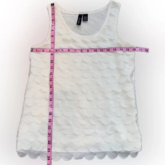 GUC Fun & Flirt Scalloped Tank Top - Picture 4 of 5